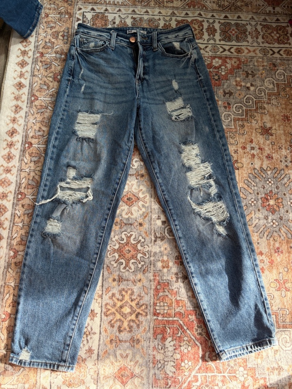 SO High-Rise Mom Jeans in Light Blue Denim